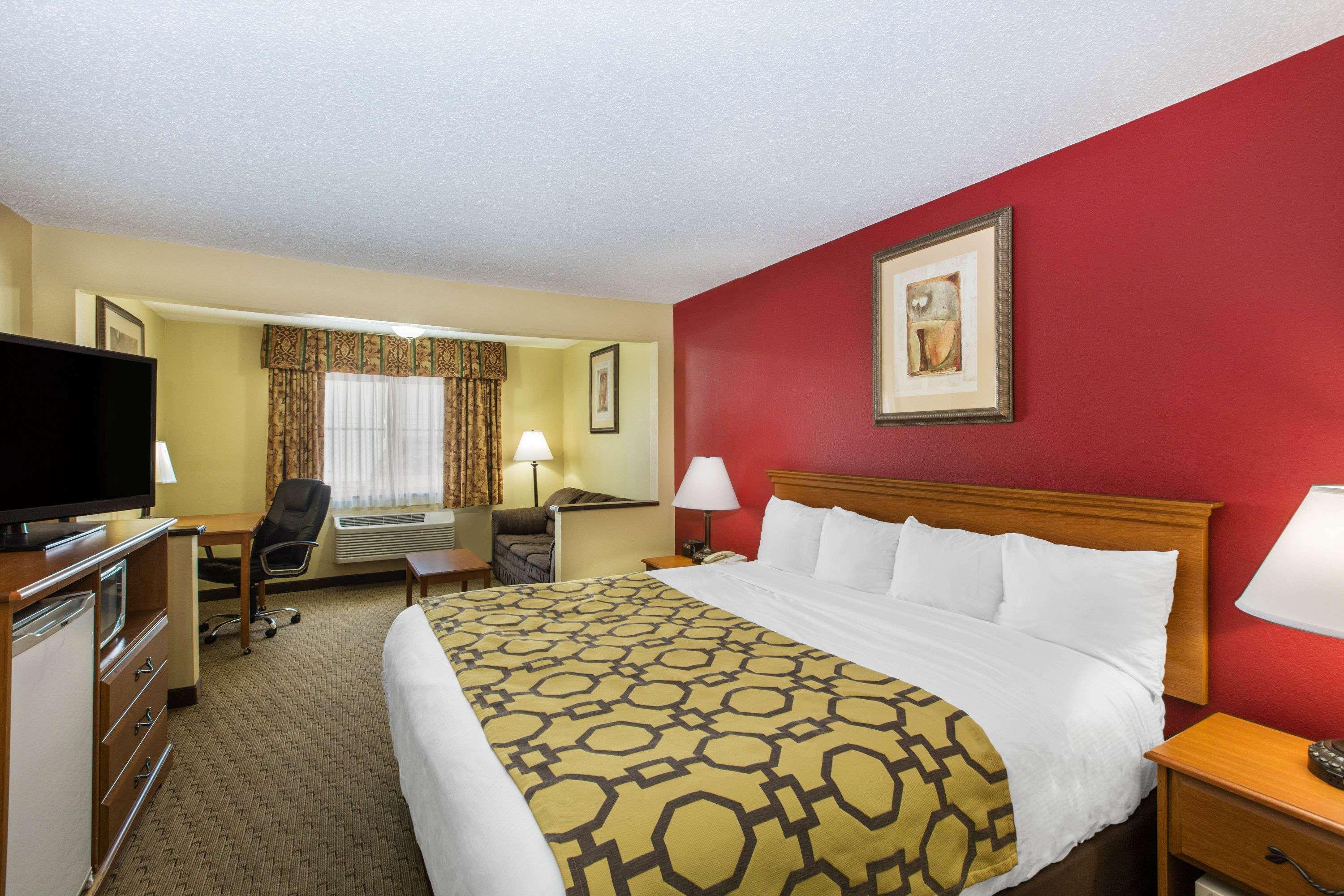 Baymont By Wyndham Fort Dodge Exterior foto
