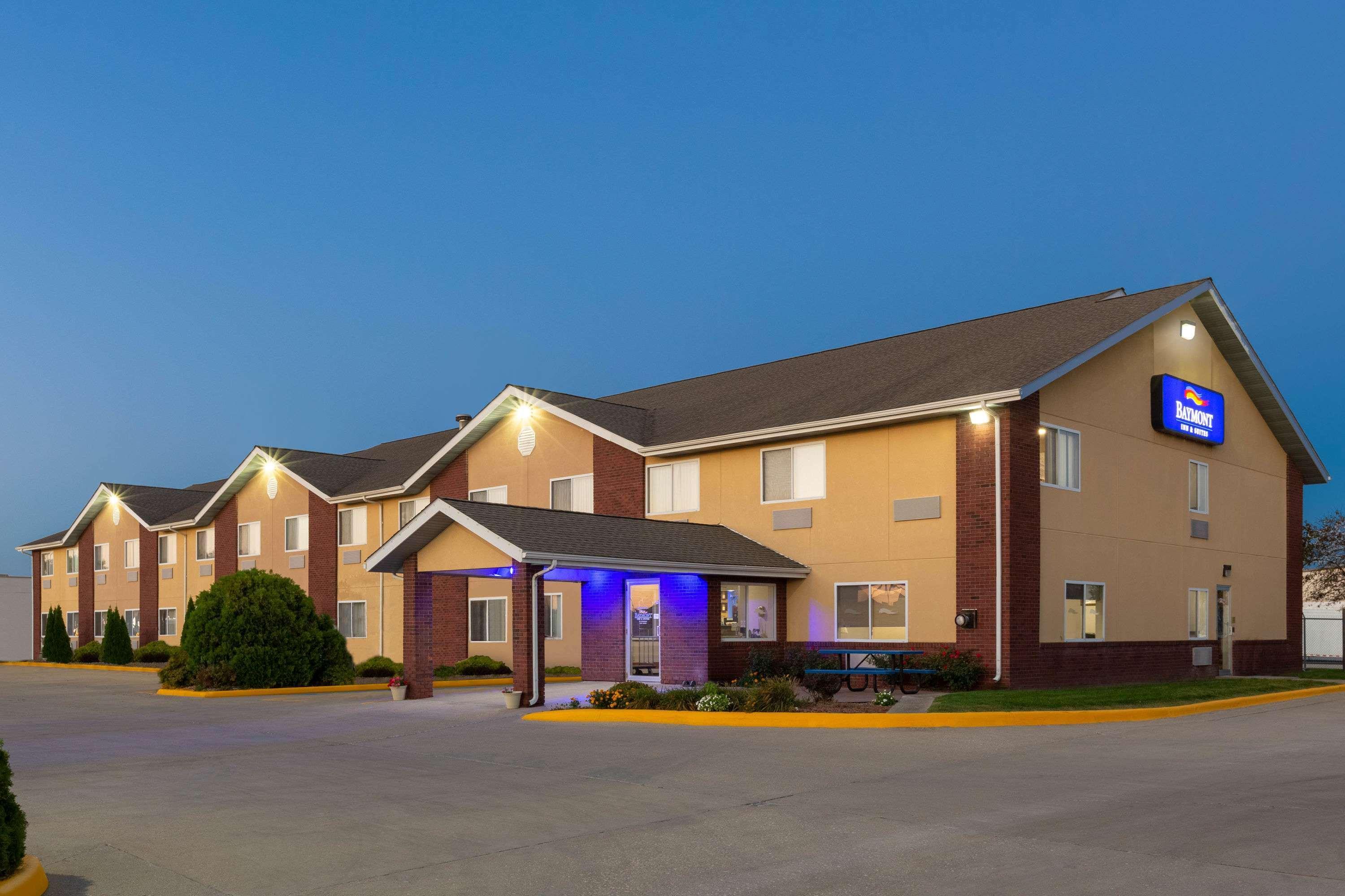 Baymont By Wyndham Fort Dodge Exterior foto
