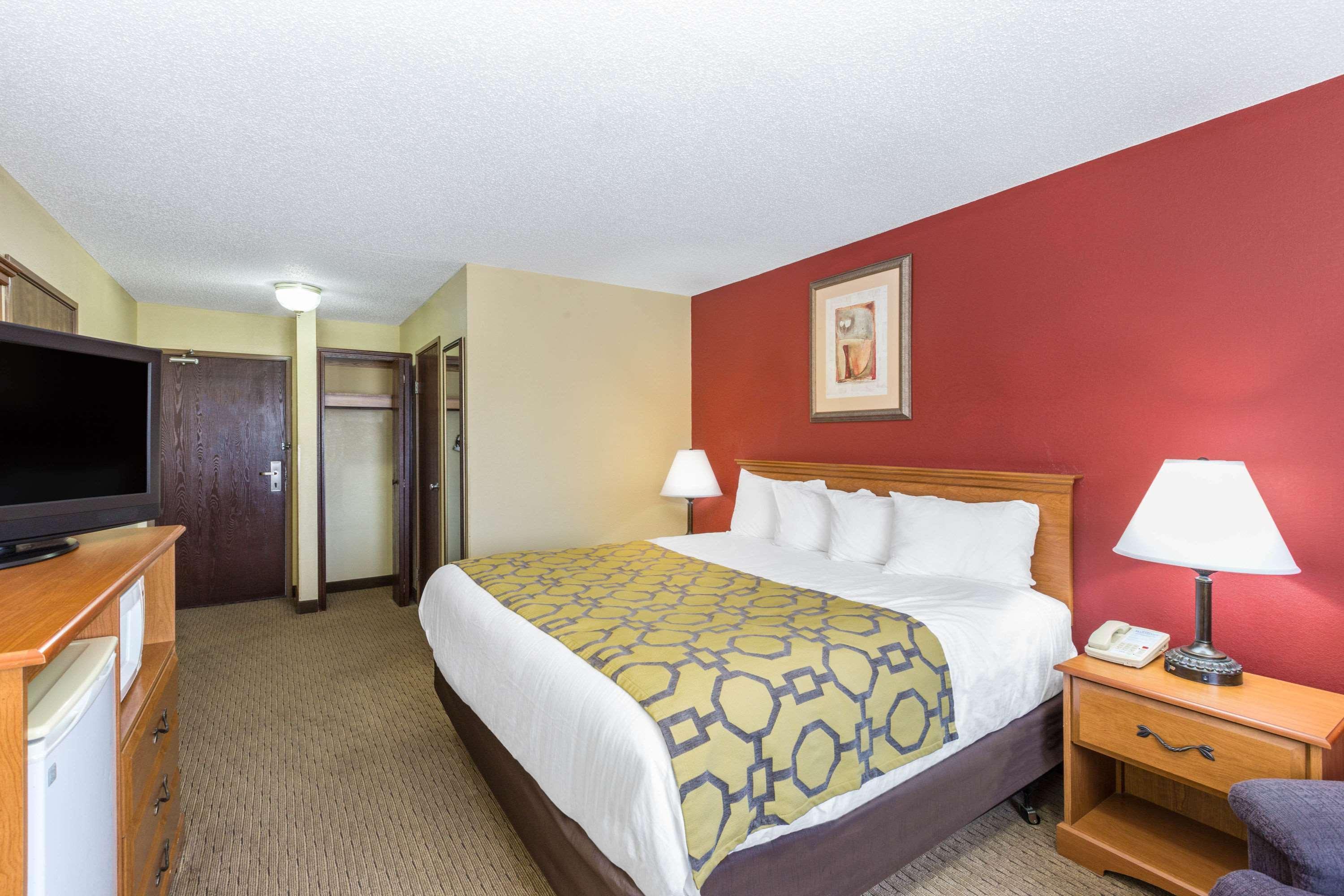 Baymont By Wyndham Fort Dodge Exterior foto