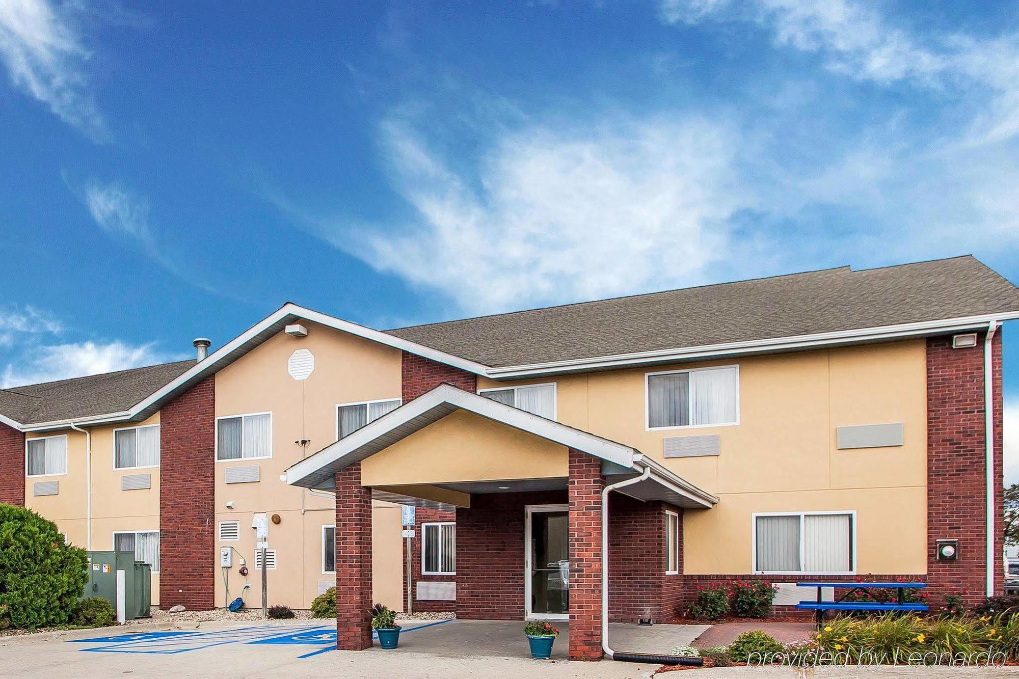 Baymont By Wyndham Fort Dodge Exterior foto